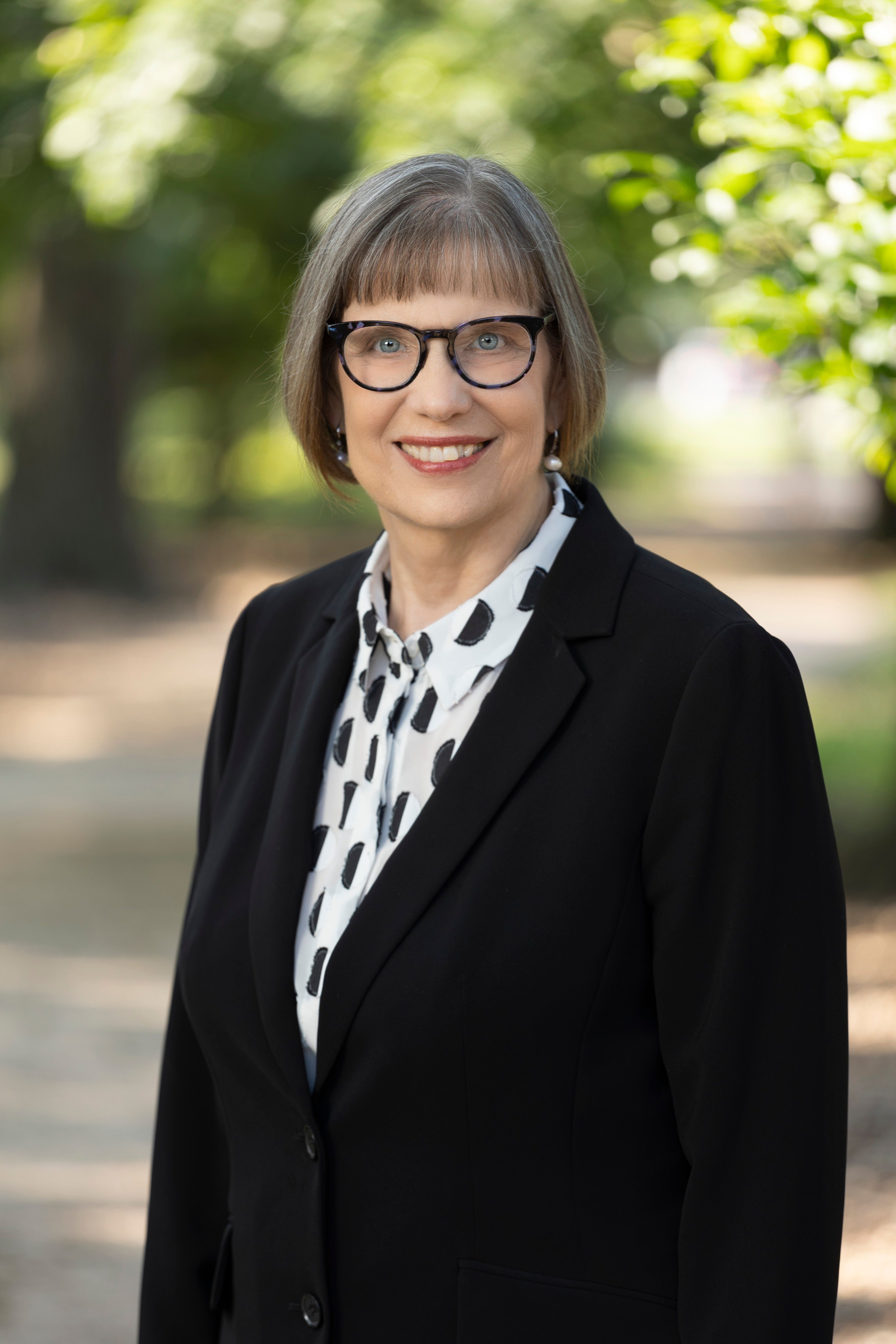 Joellen Snow establishes Experiential Learning scholarship to support first-generation college students 